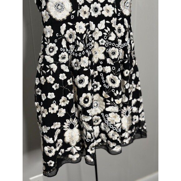 Needle & Thread Sz 2 Beaded Embroidered Black White Floral Prom Dress NYE Formal - Picture 4 of 9